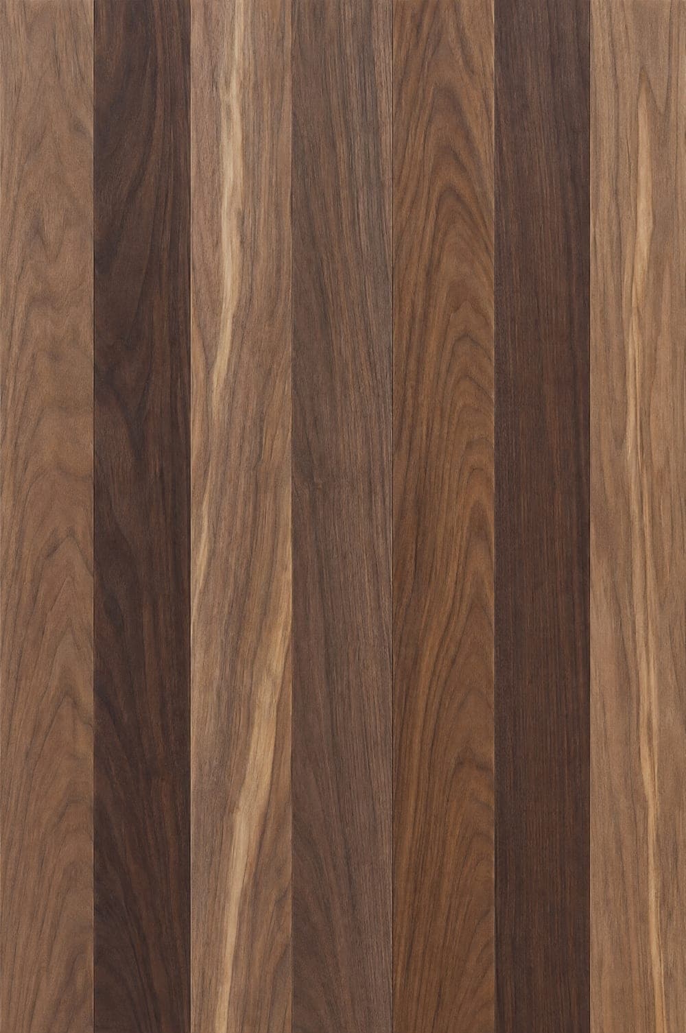 Solid walnut panel with full-length staves: one-piece walnut lamellas.