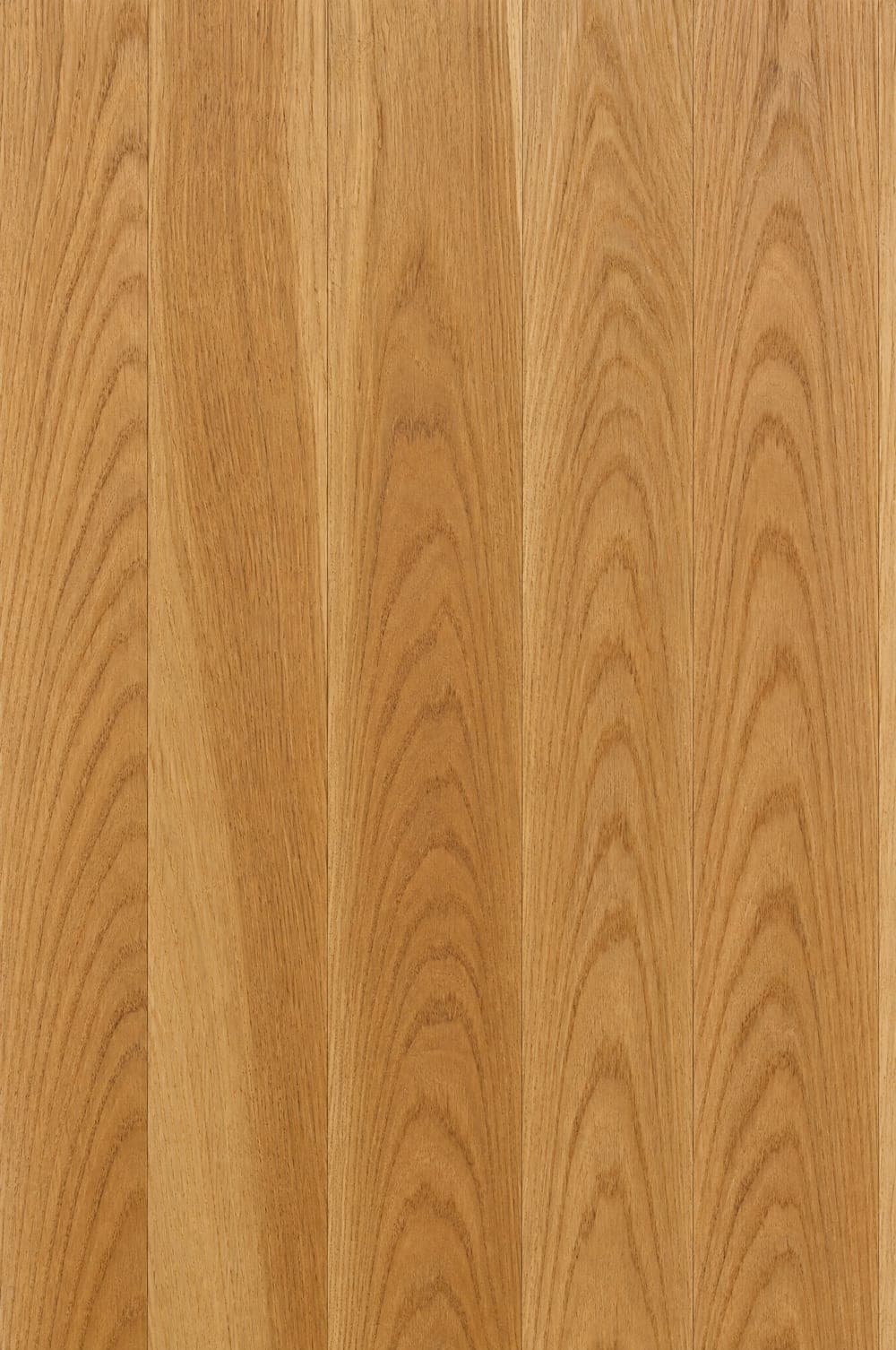 Solid chestnut panel with full-length staves: one-piece chestnut lamellas.
